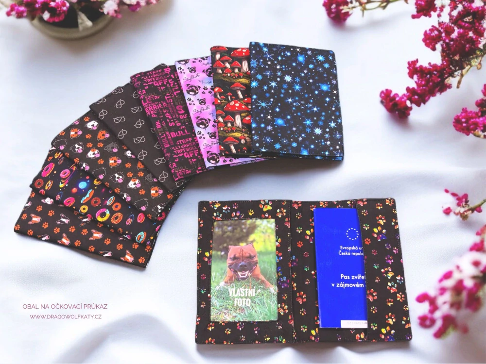 Obal na očkovací průkaz - Tlapky II